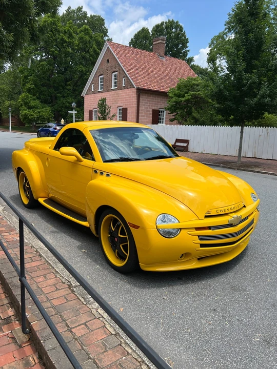 2005 Chevrolet SSR - Image 7 of 31