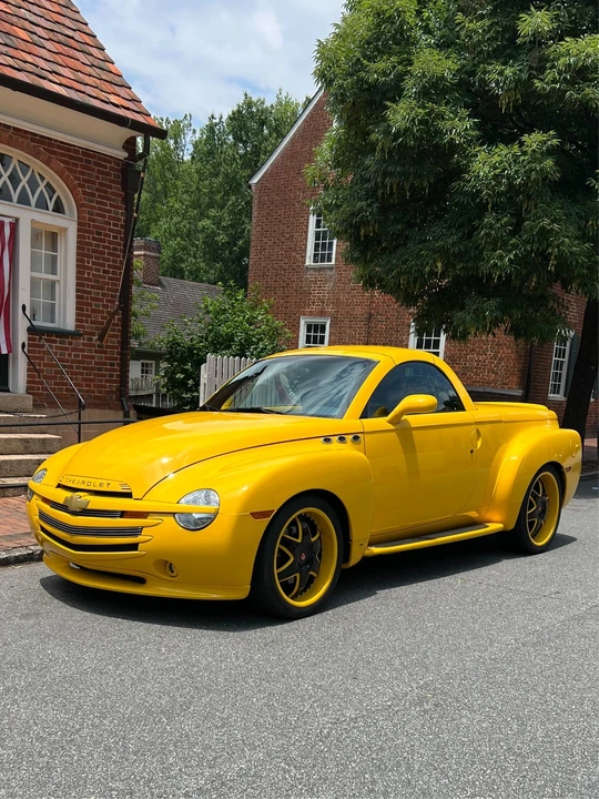 2005 Chevrolet SSR - Image 10 of 31