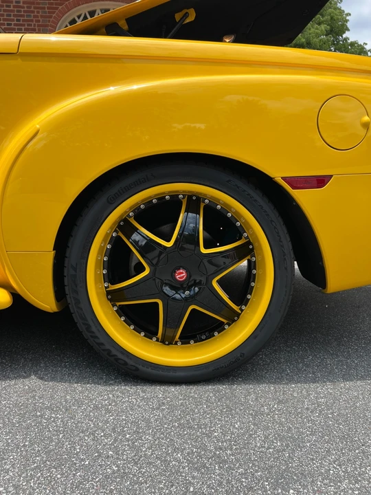 2005 Chevrolet SSR - Image 22 of 31