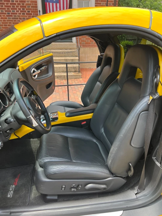 2005 Chevrolet SSR - Image 26 of 31