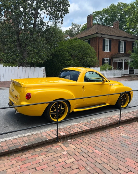 2005 Chevrolet SSR - Image 6 of 31