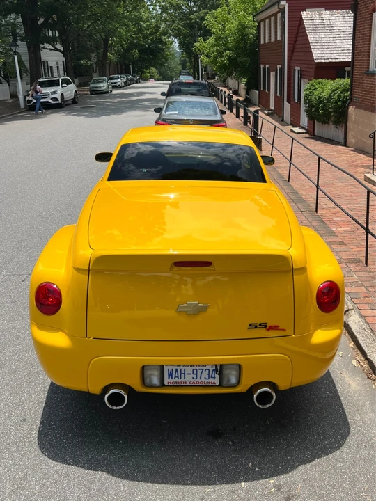 2005 Chevrolet SSR - Image 12 of 31