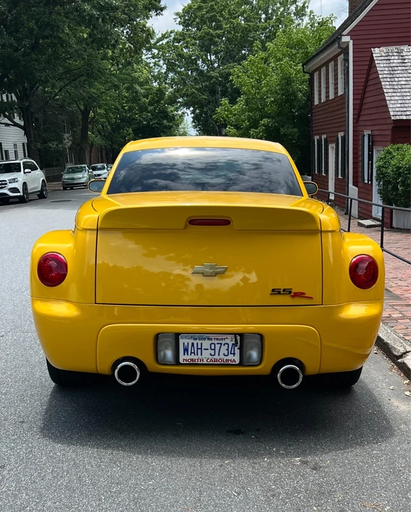 2005 Chevrolet SSR - Image 4 of 31
