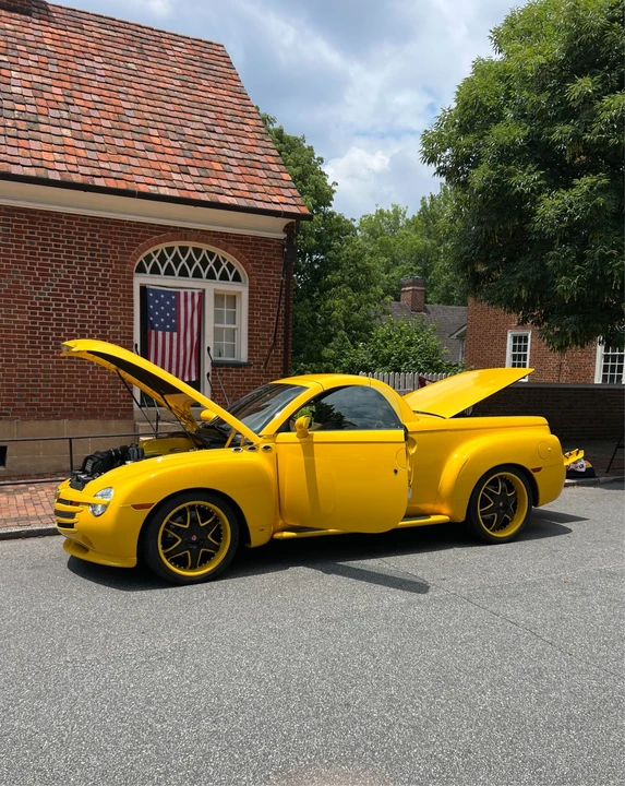 2005 Chevrolet SSR - Image 15 of 31