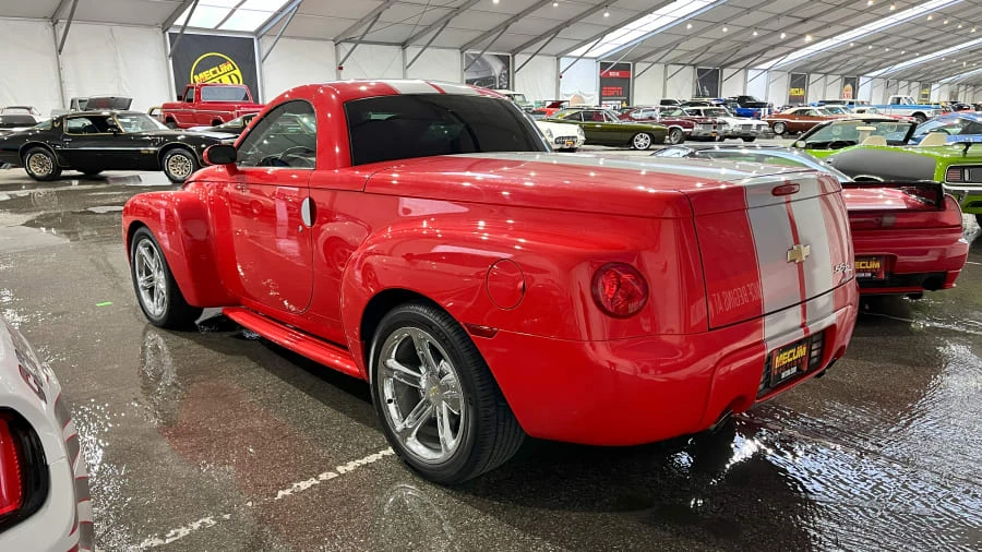2005 Chevrolet SSR - Image 2 of 6