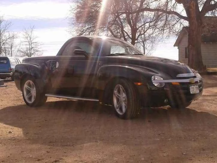 2005 Chevrolet SSR - Image 4 of 5