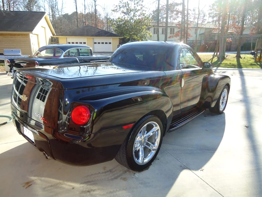 2005 Chevrolet SSR - Image 3 of 6