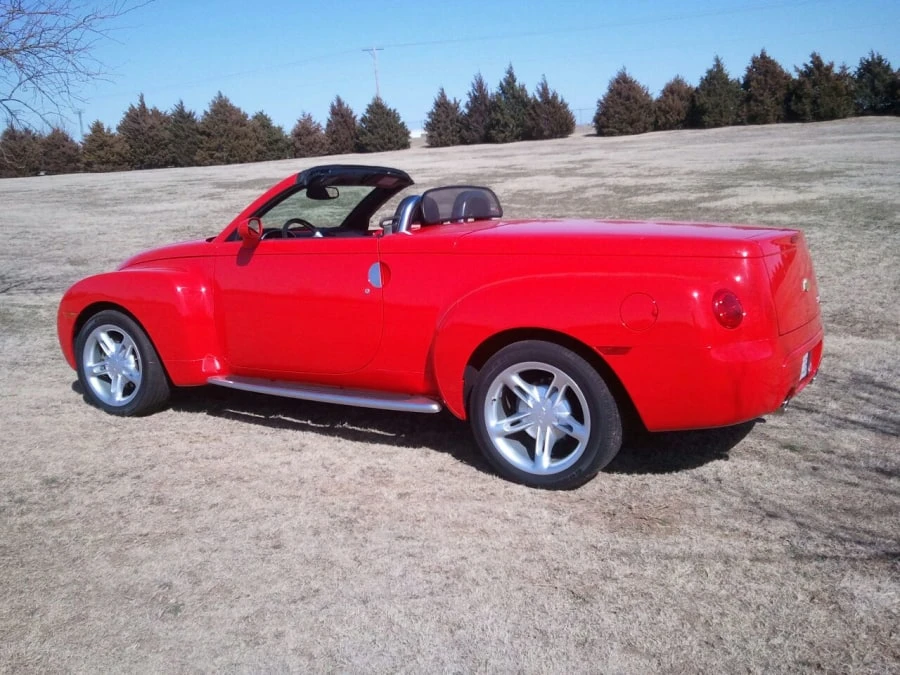 2005 Chevrolet SSR - Image 2 of 5