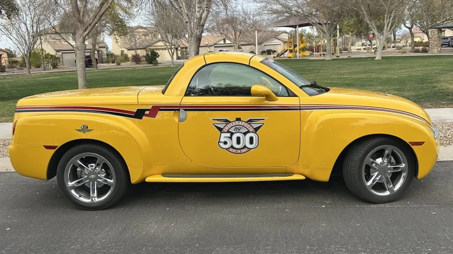 2005 Chevrolet SSR - Image 5 of 10