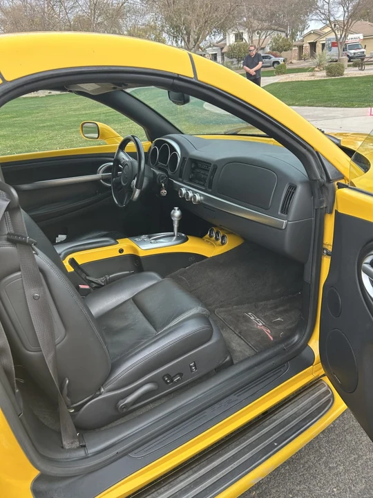 2005 Chevrolet SSR - Image 9 of 10