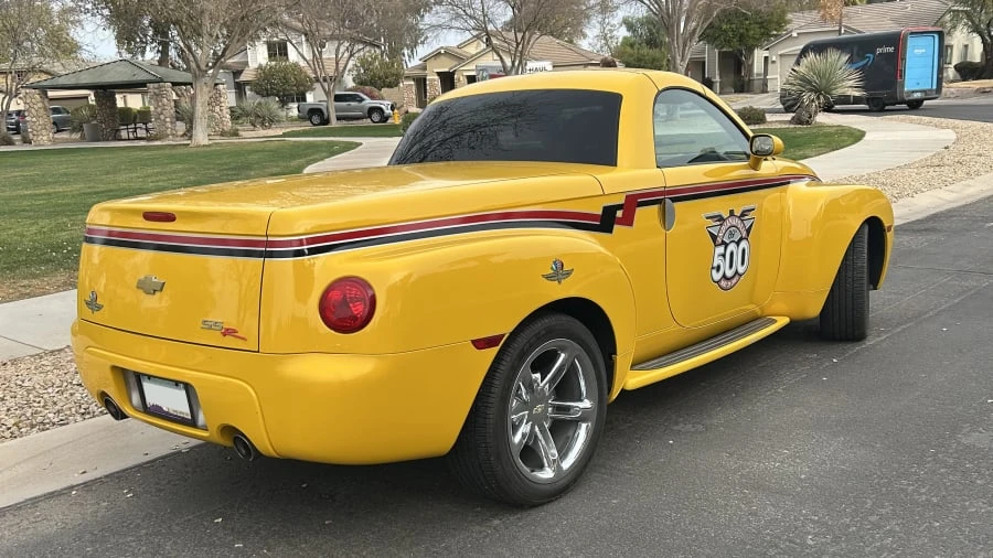2005 Chevrolet SSR - Image 3 of 10