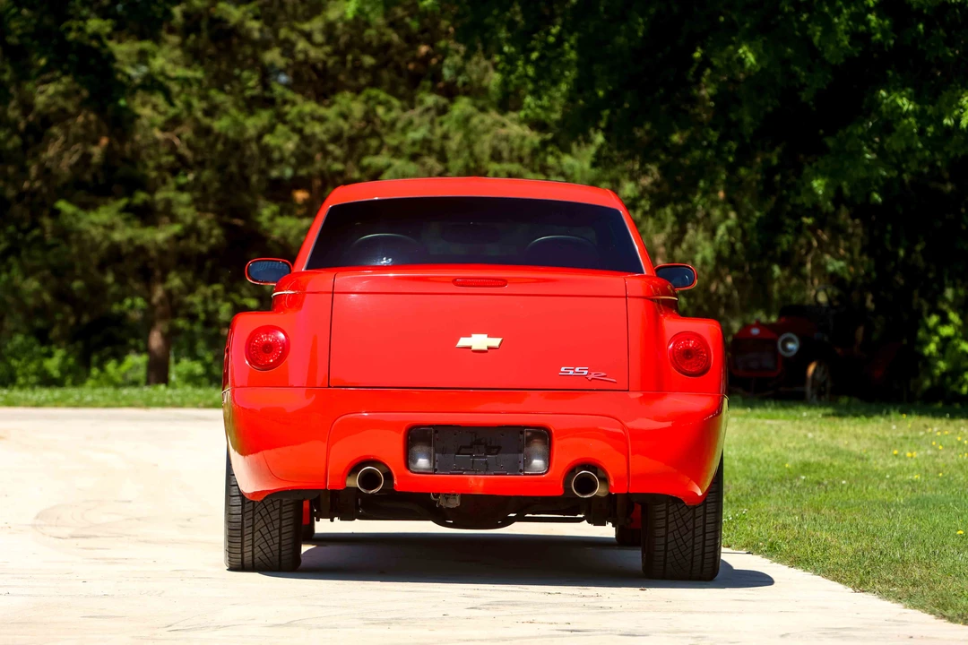 2005 Chevrolet SSR - Image 7 of 31