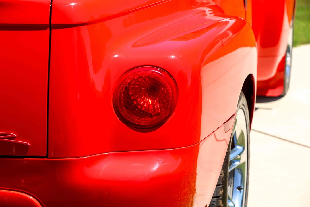 2005 Chevrolet SSR - Image 29 of 31