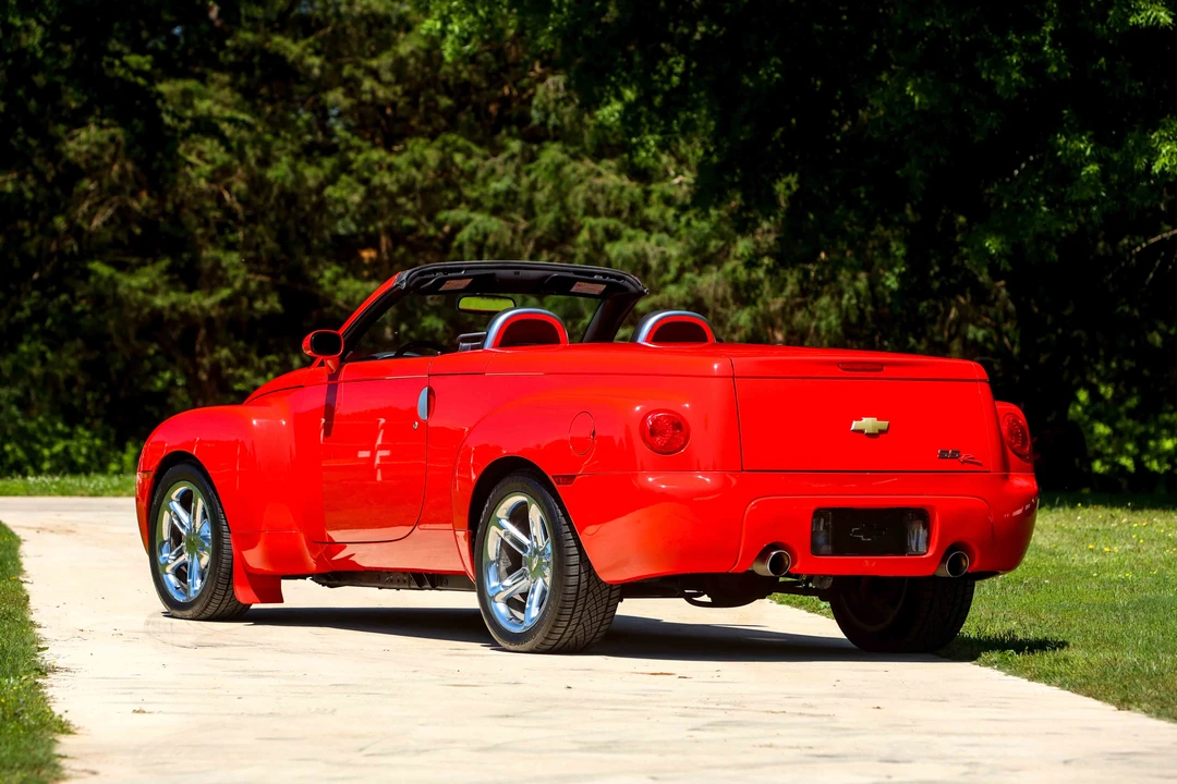 2005 Chevrolet SSR - Image 5 of 31