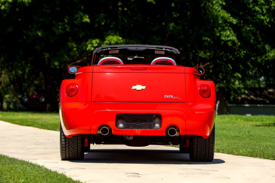 2005 Chevrolet SSR - Image 6 of 31
