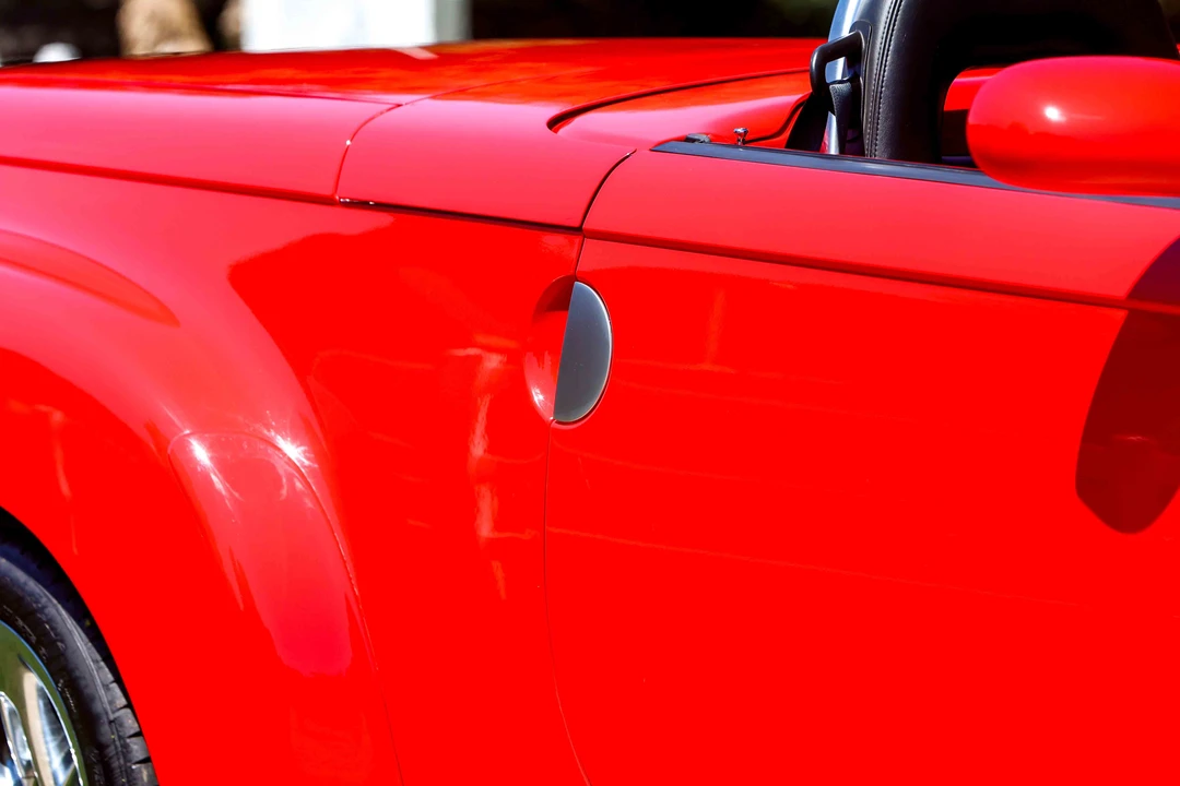 2005 Chevrolet SSR - Image 17 of 31