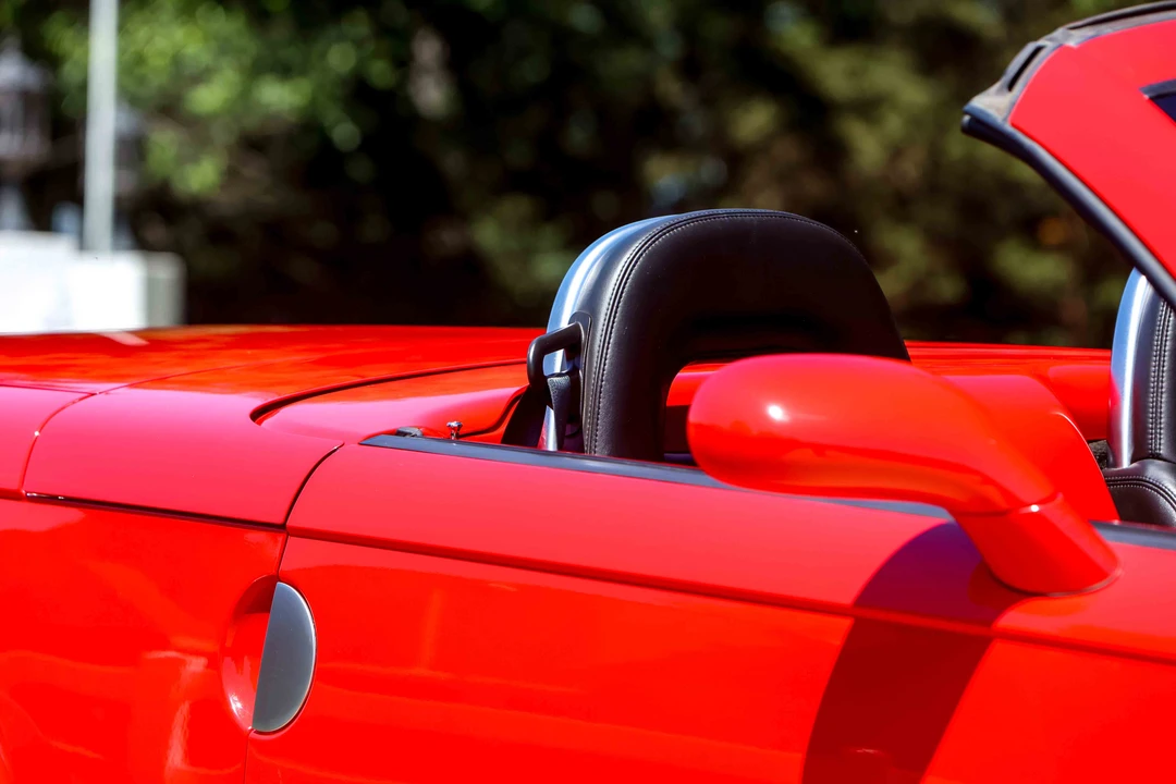 2005 Chevrolet SSR - Image 18 of 31