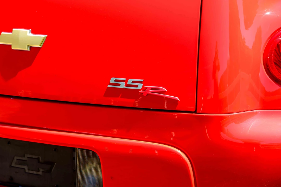 2005 Chevrolet SSR - Image 25 of 31