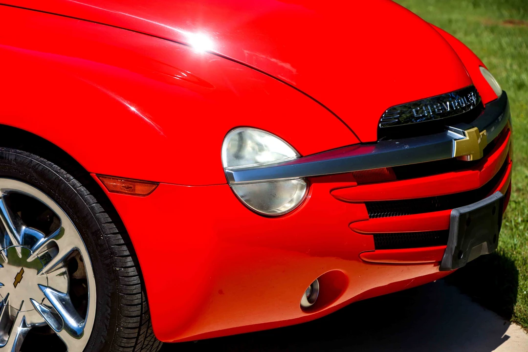 2005 Chevrolet SSR - Image 14 of 31