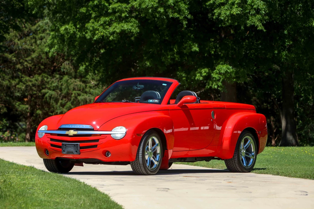 2005 Chevrolet SSR - Image 3 of 31
