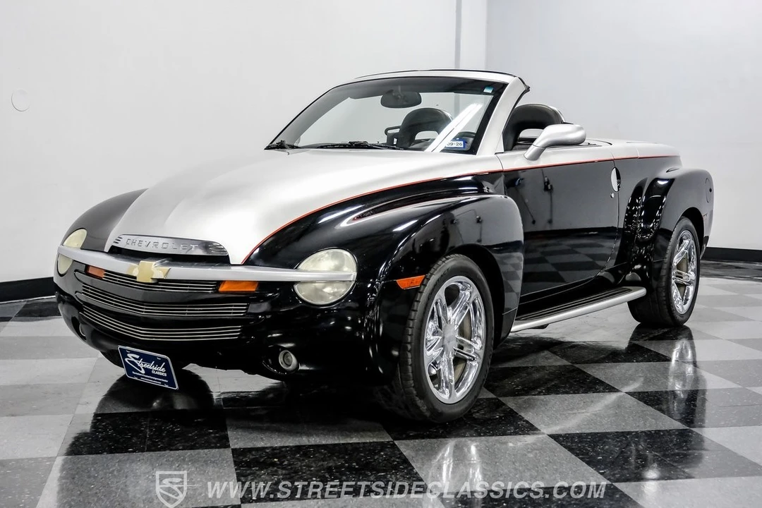 2005 Chevrolet SSR - Image 19 of 21