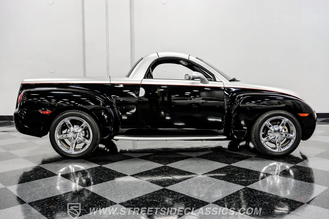 2005 Chevrolet SSR - Image 14 of 21