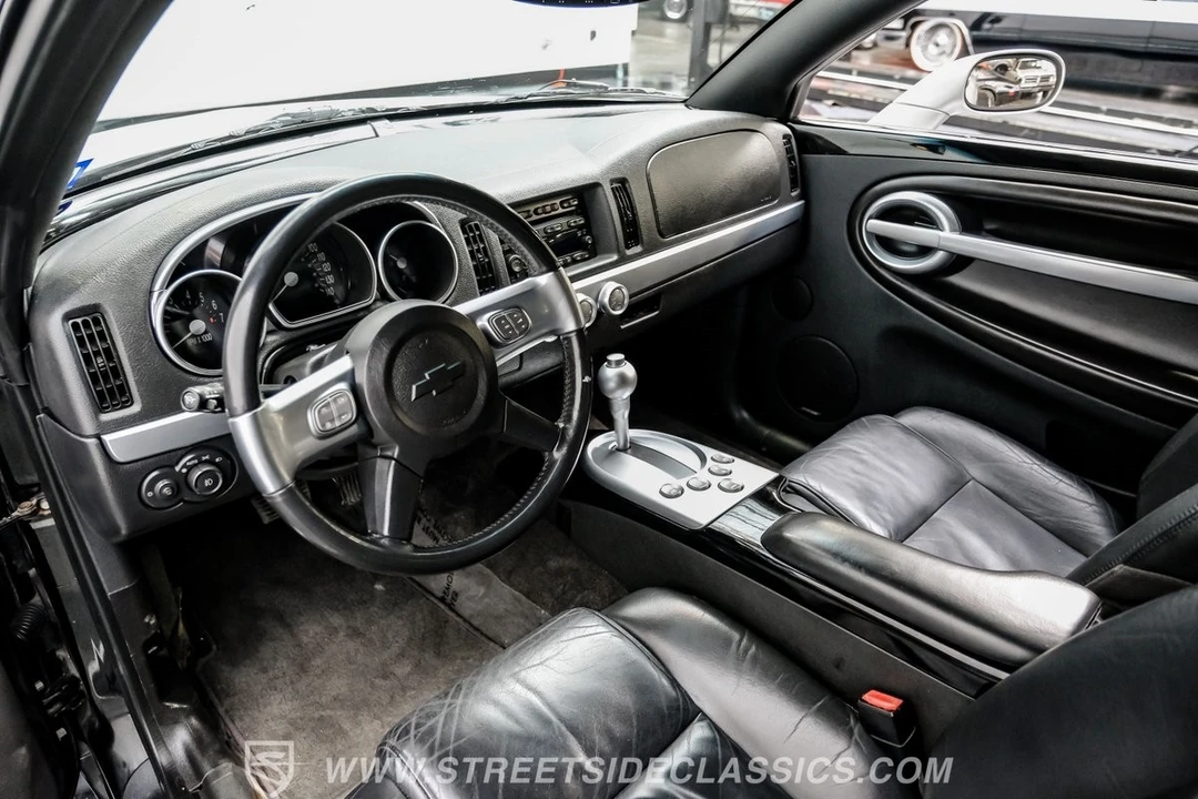 2005 Chevrolet SSR - Image 5 of 21