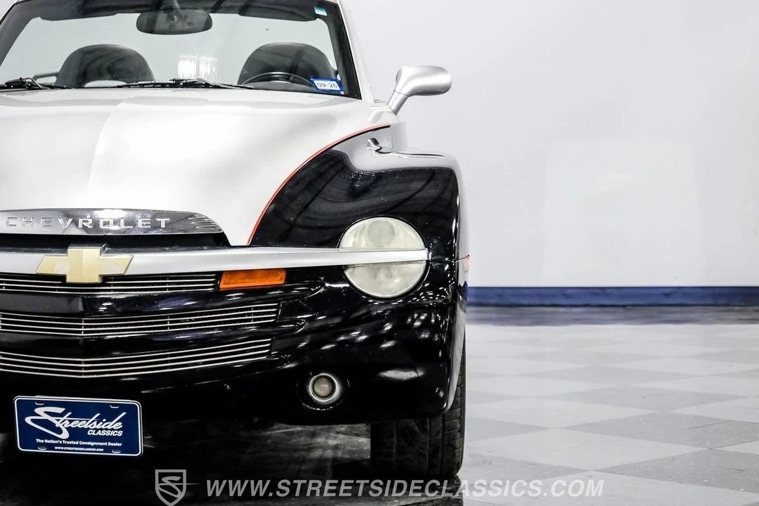 2005 Chevrolet SSR - Image 20 of 21