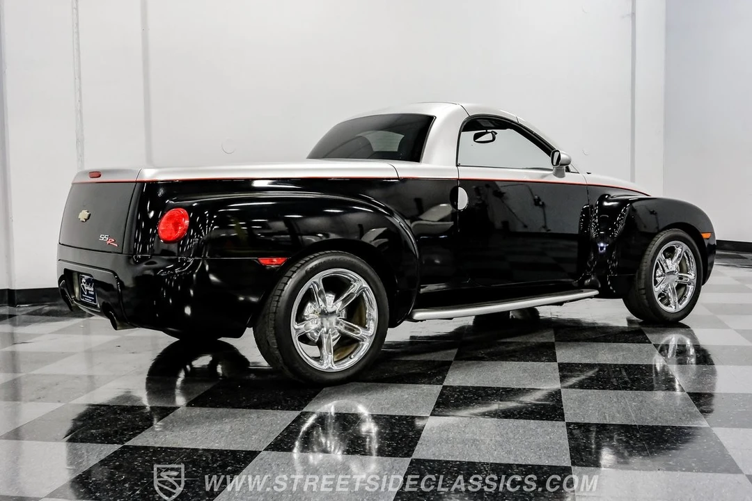 2005 Chevrolet SSR - Image 12 of 12