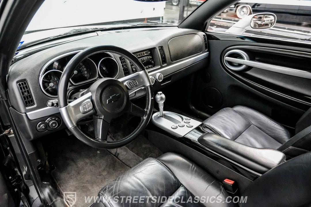 2005 Chevrolet SSR - Image 4 of 12