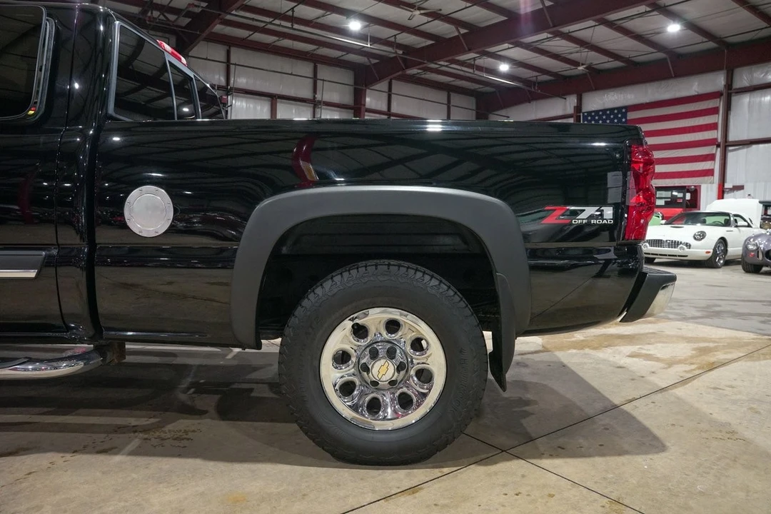 2005 Chevrolet Silverado 1st Gen - Image 5 of 12