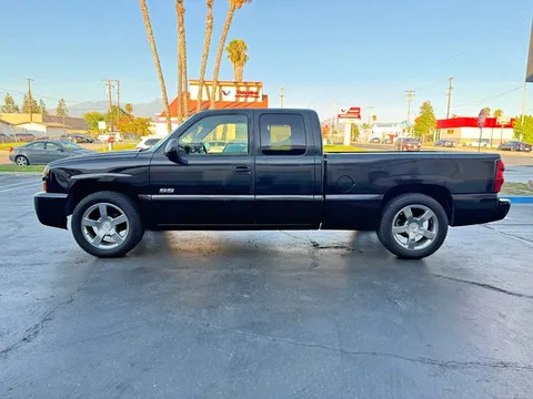 2005 Chevrolet Silverado 1500 Extended Cab SS Pickup 4D 6 1/2 ft