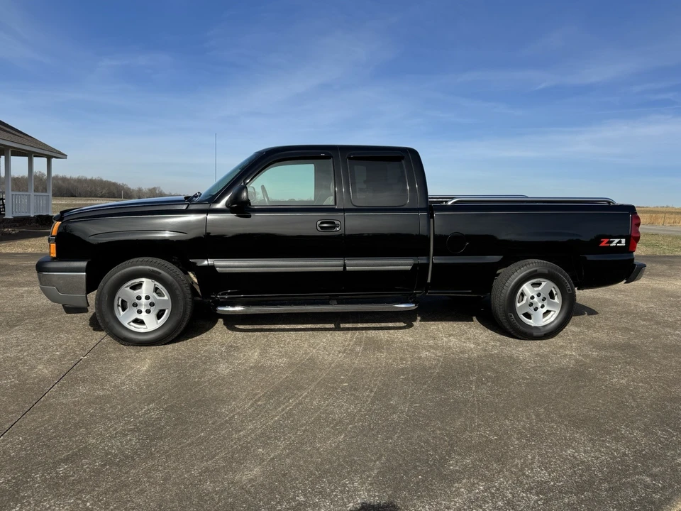 2005 Chevrolet Silverado 1st Gen - Image 2 of 21