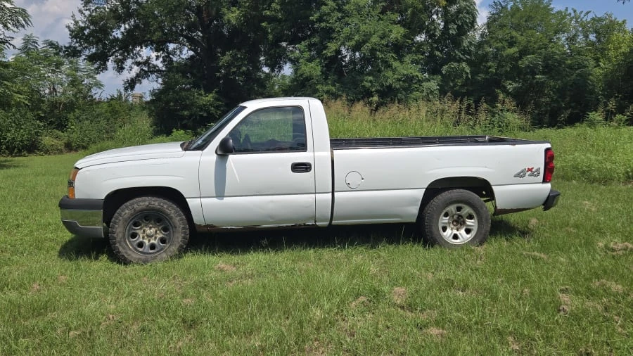 2005 Chevrolet Silverado 1st Gen - Image 2 of 16