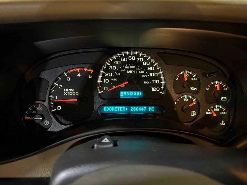 2005 Chevrolet Silverado Heavy Duty 1st Gen - Image 8 of 21