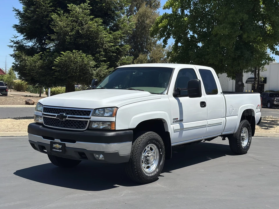 2005 Chevrolet Silverado Heavy Duty 1st Gen - Image 2 of 31