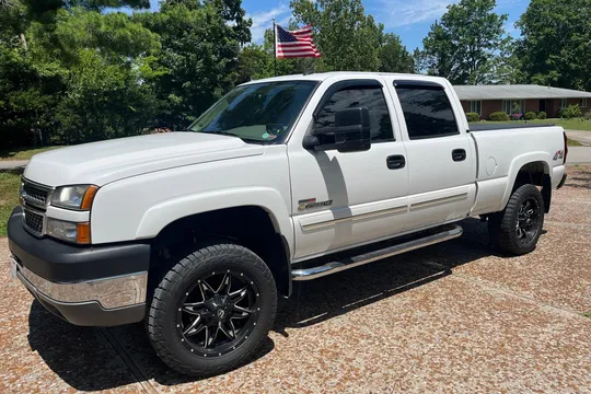 2005 Chevrolet Silverado 2500HD LT Crew Cab Duramax 4×4