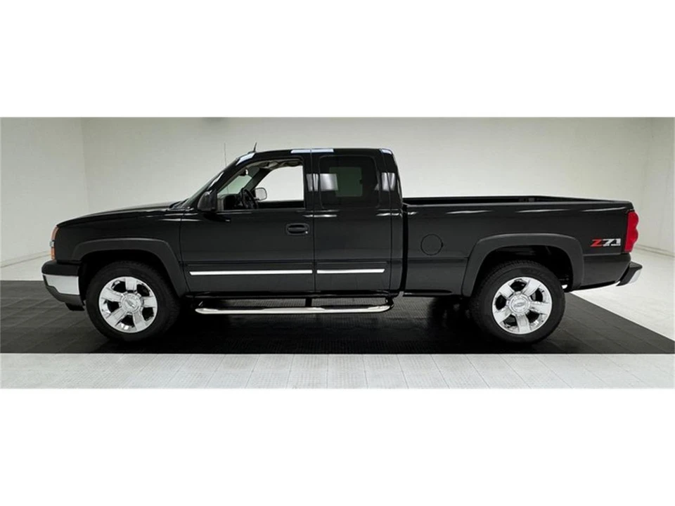 2005 Chevrolet Silverado 1st Gen - Image 2 of 31