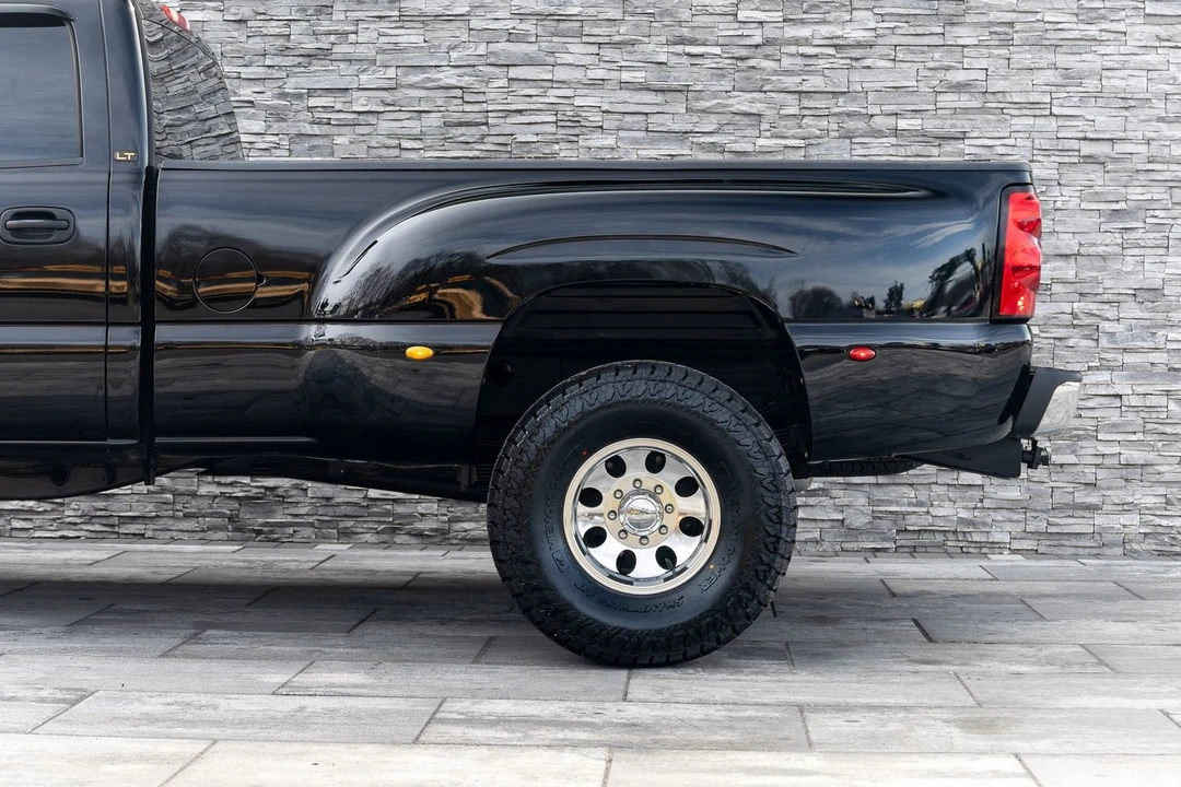 2005 Chevrolet Silverado Heavy Duty 1st Gen - Image 17 of 21