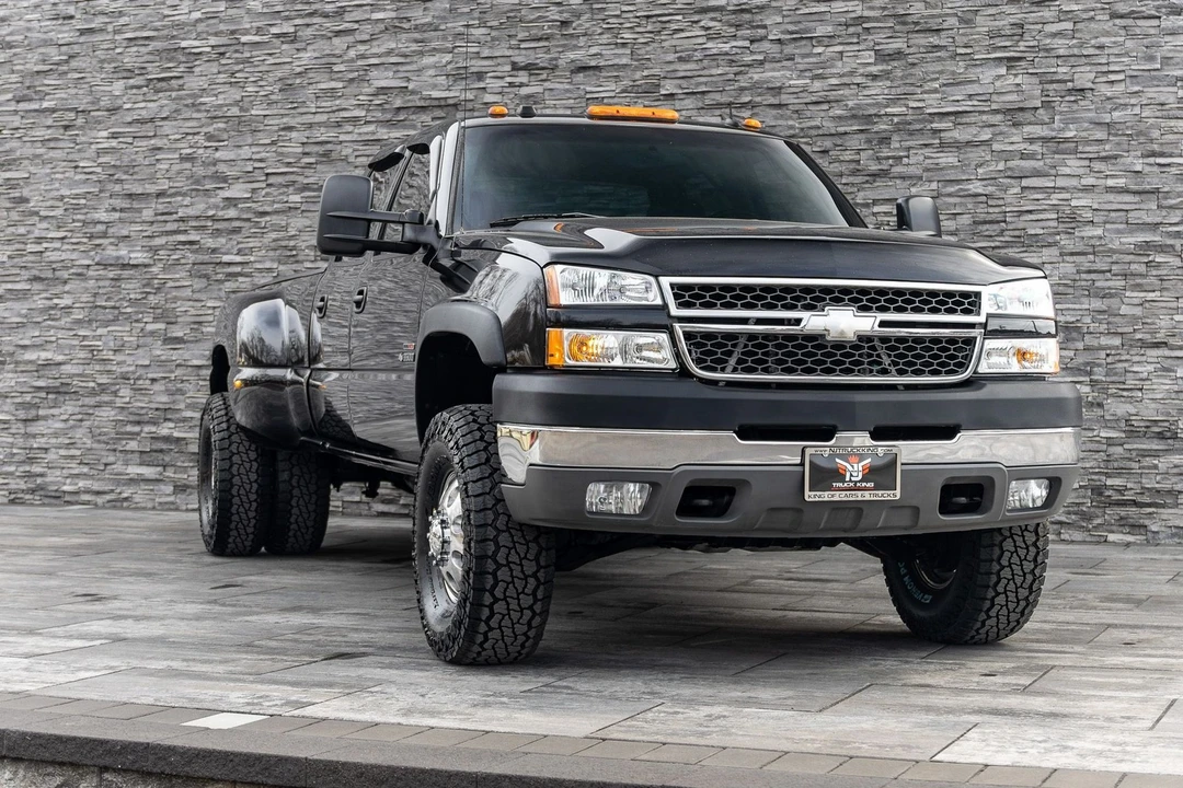 2005 Chevrolet Silverado Heavy Duty 1st Gen - Image 8 of 21