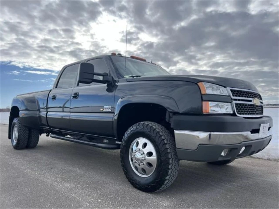 2005 Chevrolet Silverado 1st Gen - Image 2 of 9