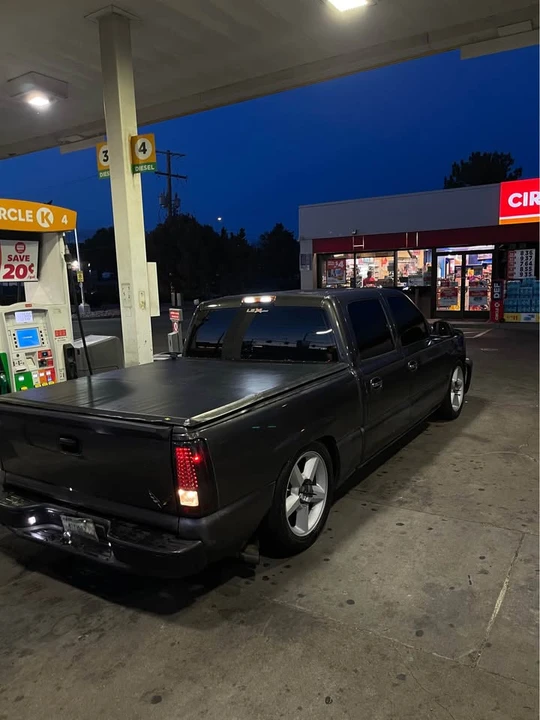 2005 Chevrolet Silverado 1st Gen - Image 2 of 2