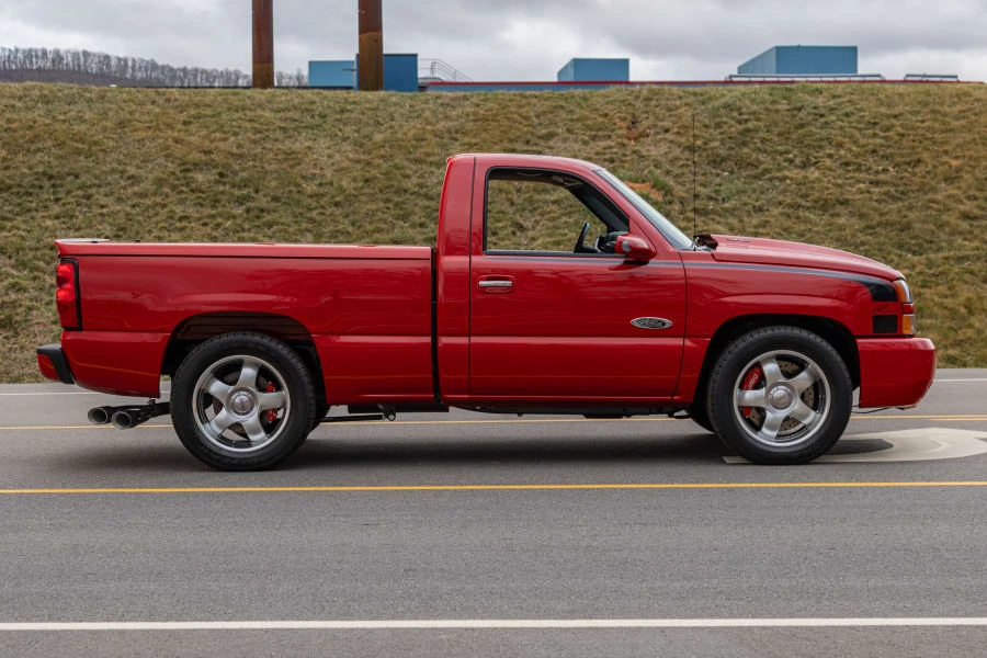 2005 Chevrolet Silverado 1st Gen - Image 2 of 31