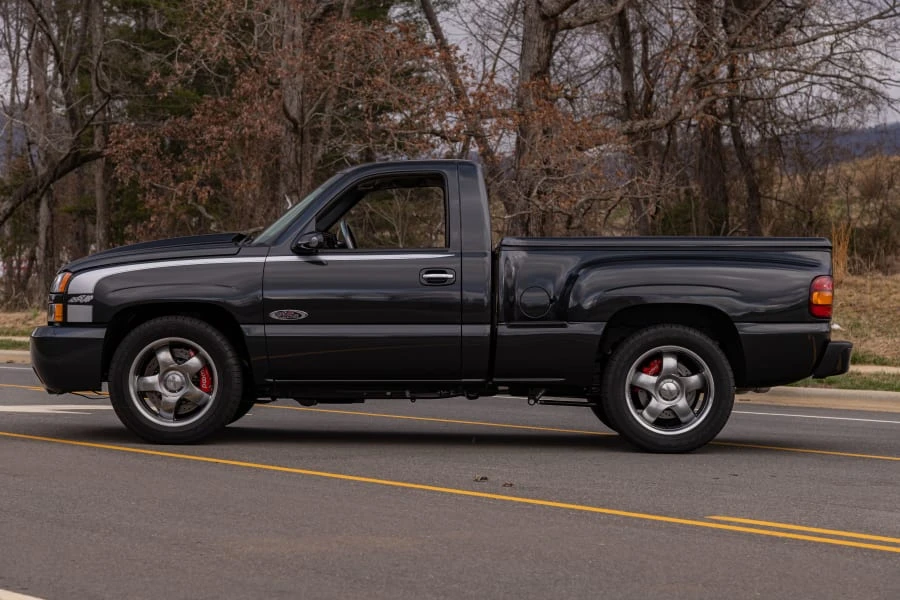 2005 Chevrolet Silverado 1st Gen - Image 2 of 31