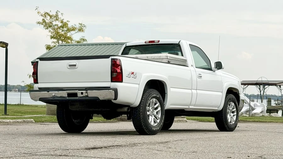 2005 Chevrolet Silverado 1st Gen - Image 3 of 24
