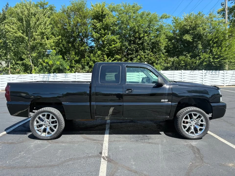 2005 Chevrolet Silverado 1st Gen - Image 2 of 13