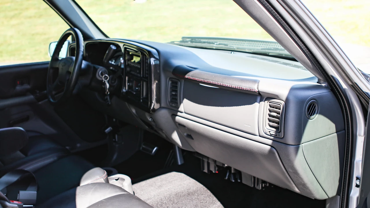 2005 Chevrolet Silverado 1st Gen - Image 5 of 31