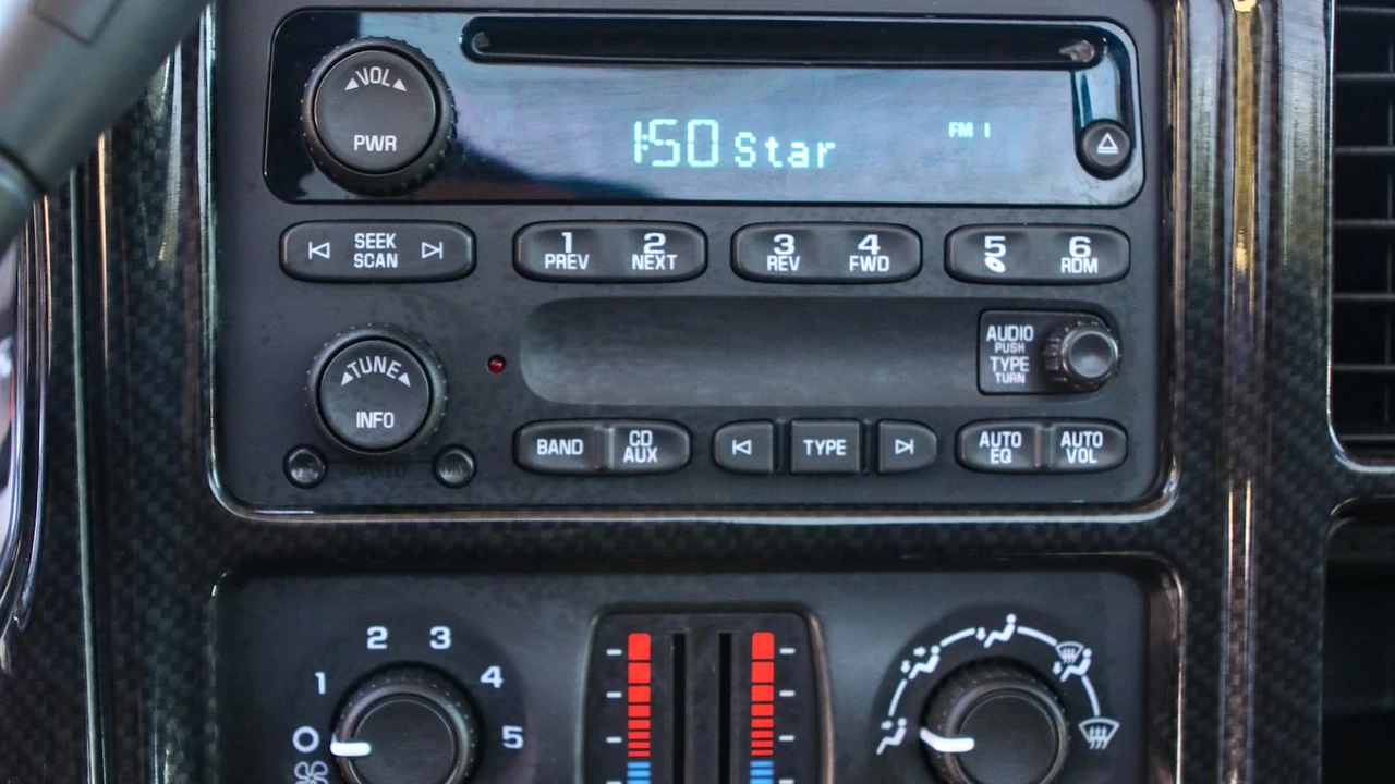 2005 Chevrolet Silverado 1st Gen - Image 17 of 31