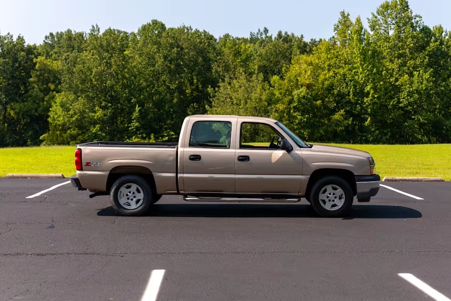 2005 Chevrolet Silverado 1st Gen - Image 2 of 30