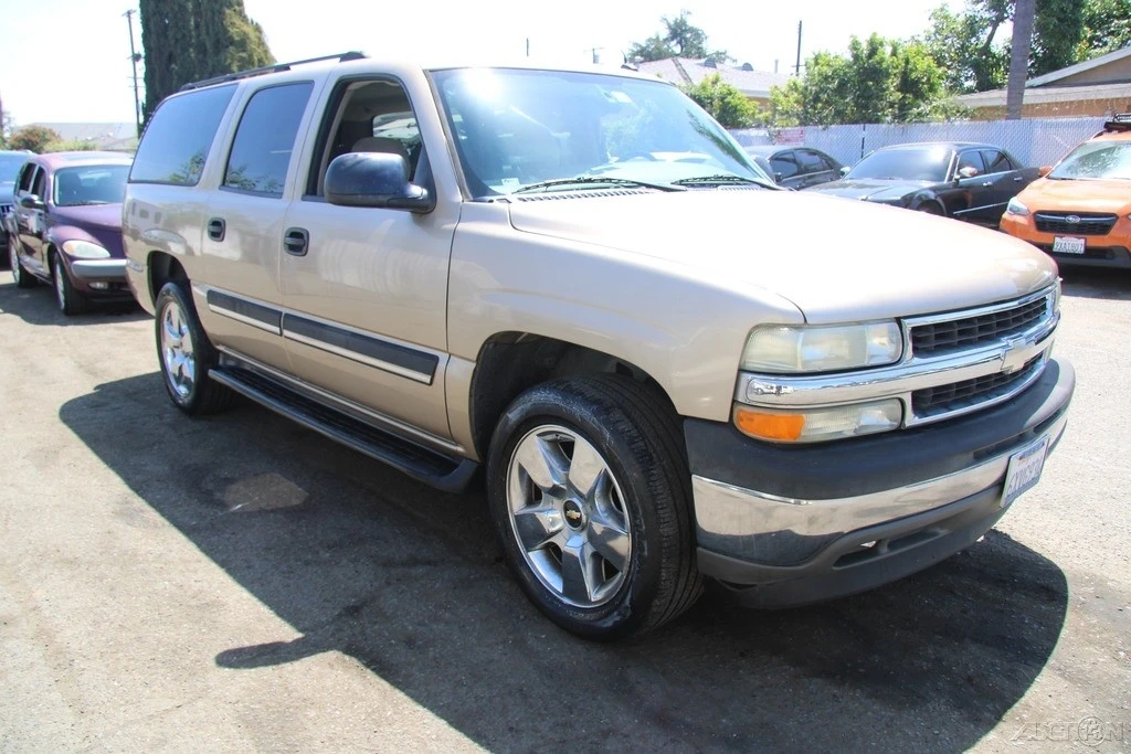 2005 Chevrolet Suburban 9th Gen - Image 10 of 21